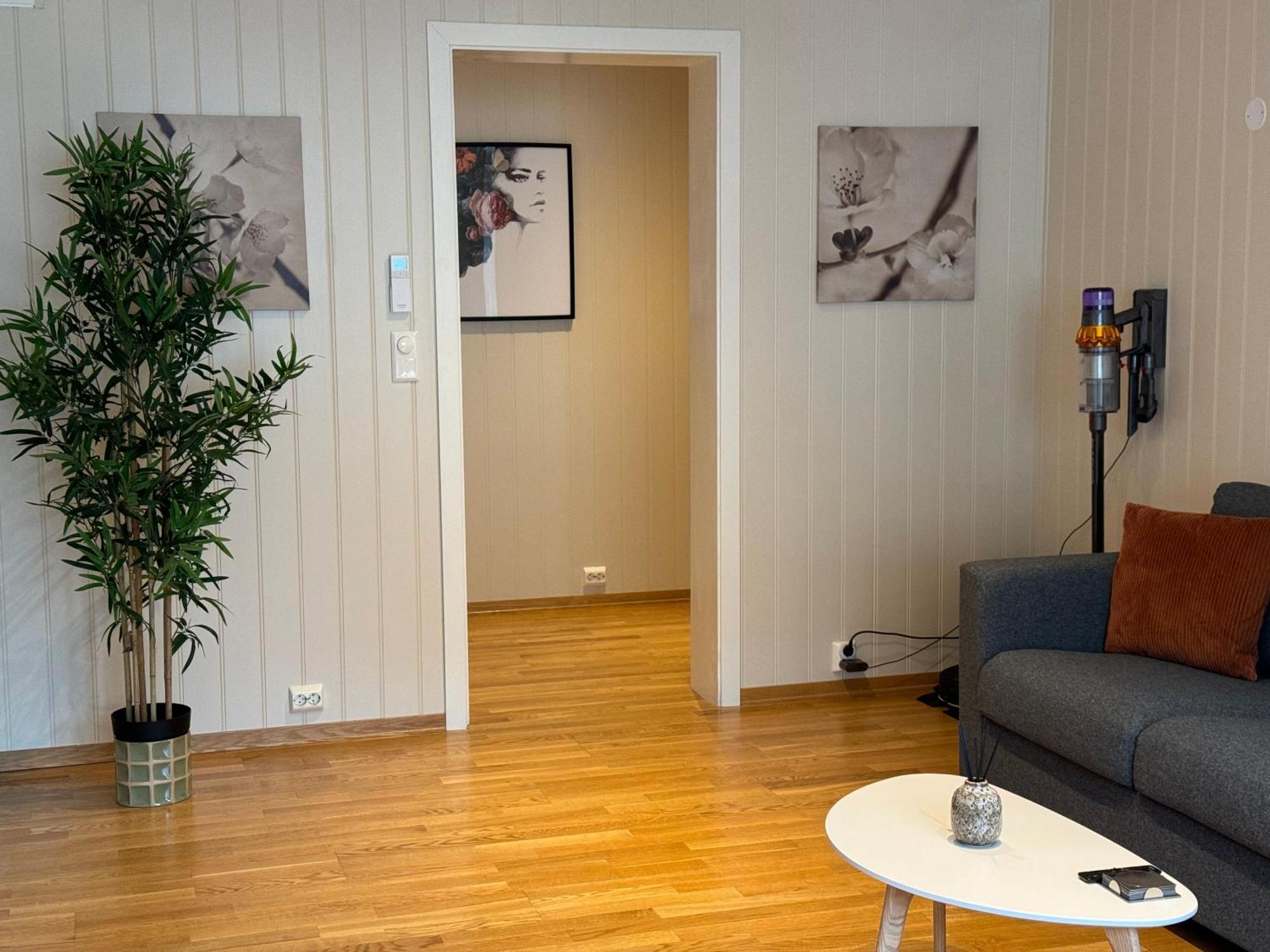 Charming 3-Bedroom Apartment In The Heart Of 克里斯蒂安桑德 外观 照片