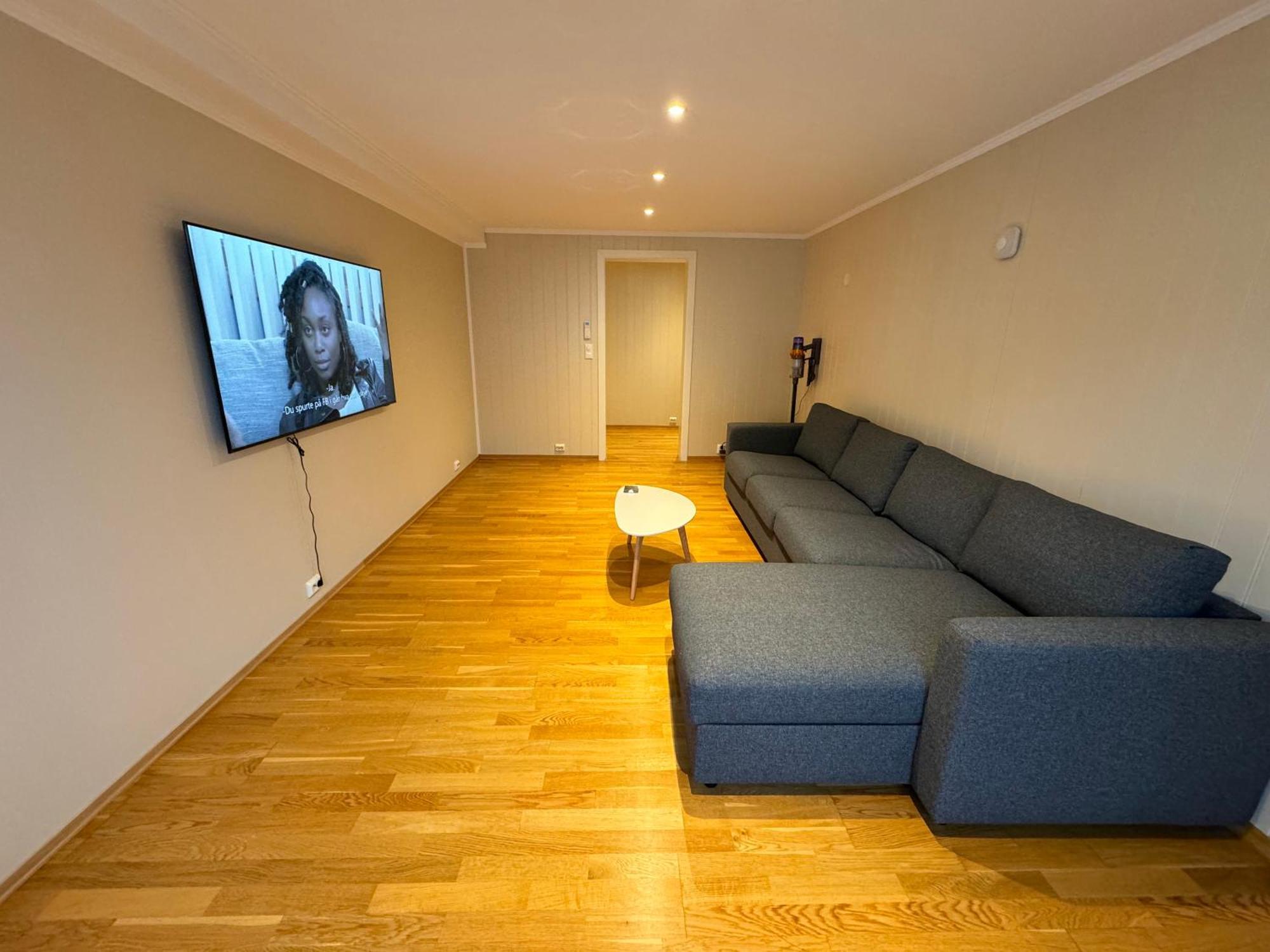 Charming 3-Bedroom Apartment In The Heart Of 克里斯蒂安桑德 外观 照片
