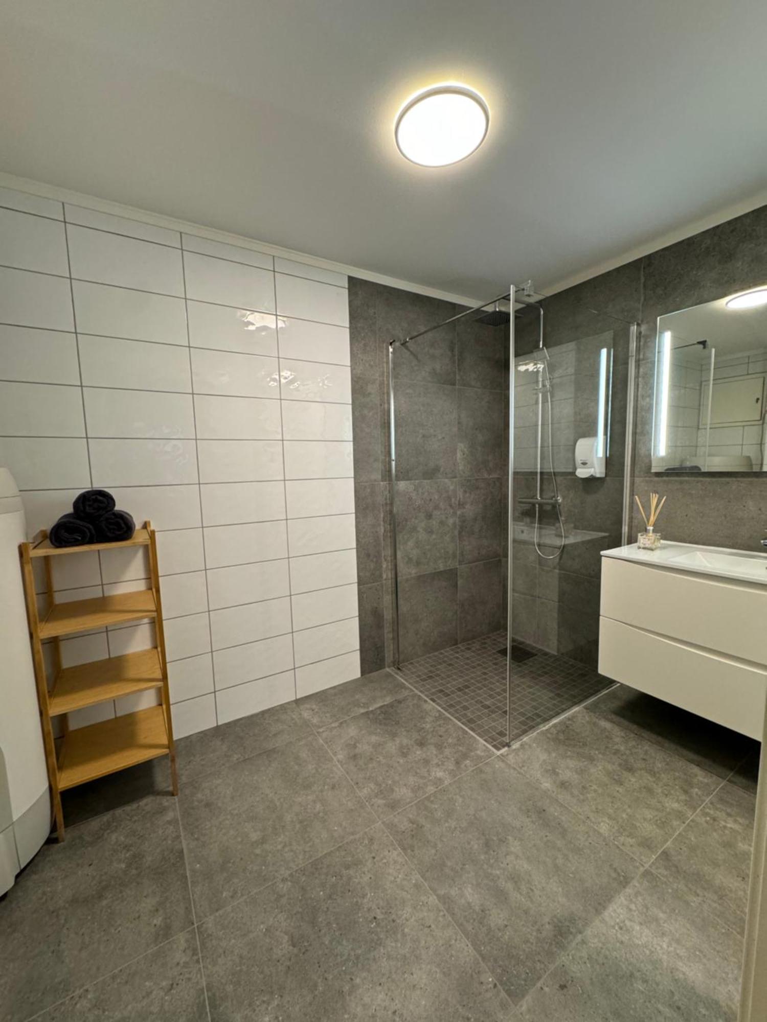 Charming 3-Bedroom Apartment In The Heart Of 克里斯蒂安桑德 外观 照片